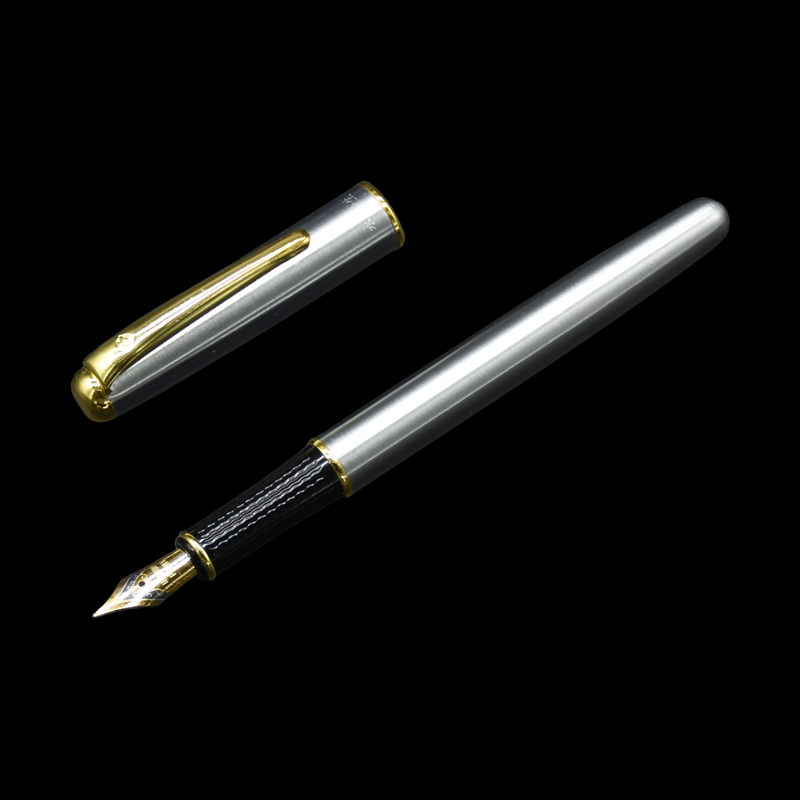 1Pcs 고품질 비즈니스 잉크 펜 클래식 0.5mm 만년필 사무실 또는 학생 서명 펜 Office 편지지